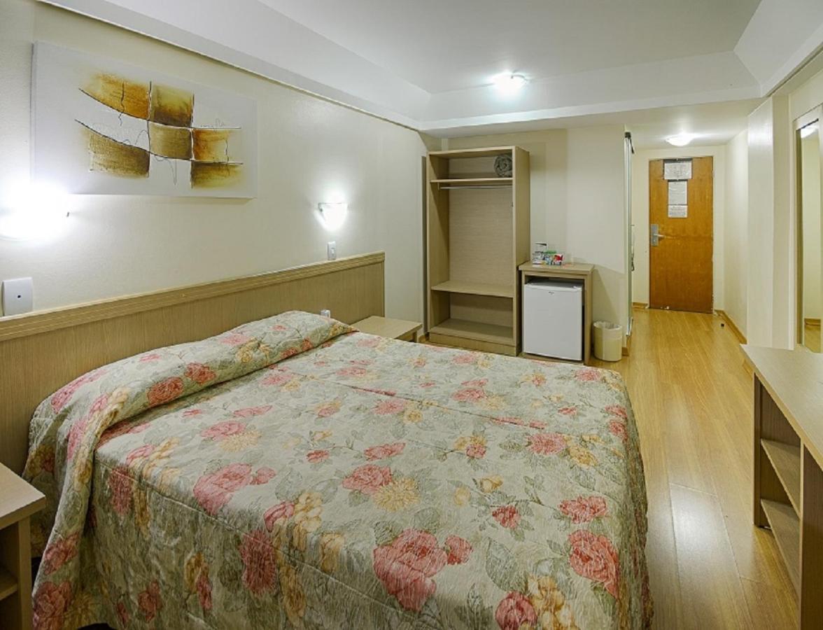 Hotel Golden Park Curitiba By Nacional Inn エクステリア 写真